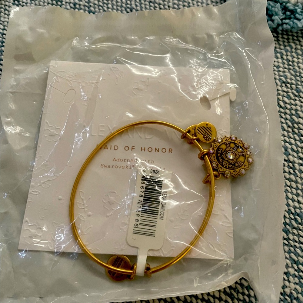 Perfect Maid of Honor Gift